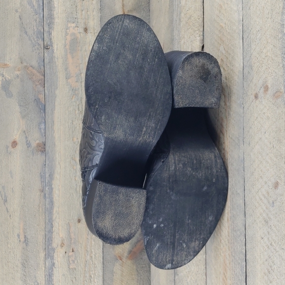 Sterling River Leather Women's Floral Stamped Heel  Boots Black - Picture 8 of 9